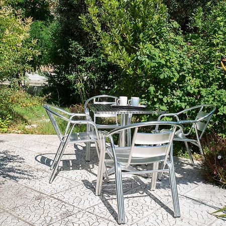 Anadora 2: Hospitable Stone House With Yard Apartment อเล็กซานโดรโพลิส ภายนอก รูปภาพ