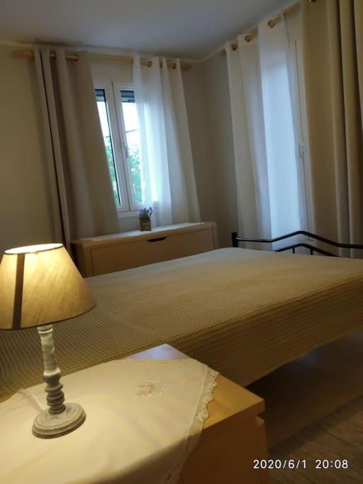Anadora 2: Hospitable Stone House With Yard Apartment อเล็กซานโดรโพลิส ภายนอก รูปภาพ