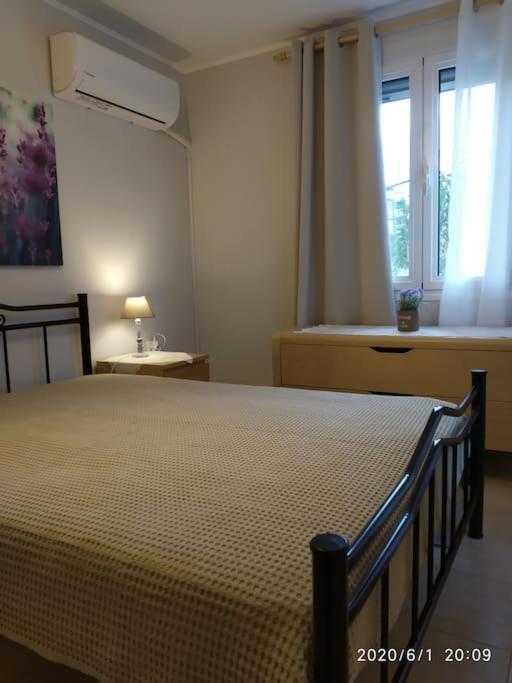 Anadora 2: Hospitable Stone House With Yard Apartment อเล็กซานโดรโพลิส ภายนอก รูปภาพ